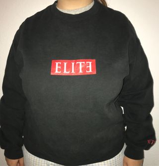 Sudadera Élite Pull\u0026amp;Bear de segunda mano por 8 EUR en Alaquas en  WALLAPOP