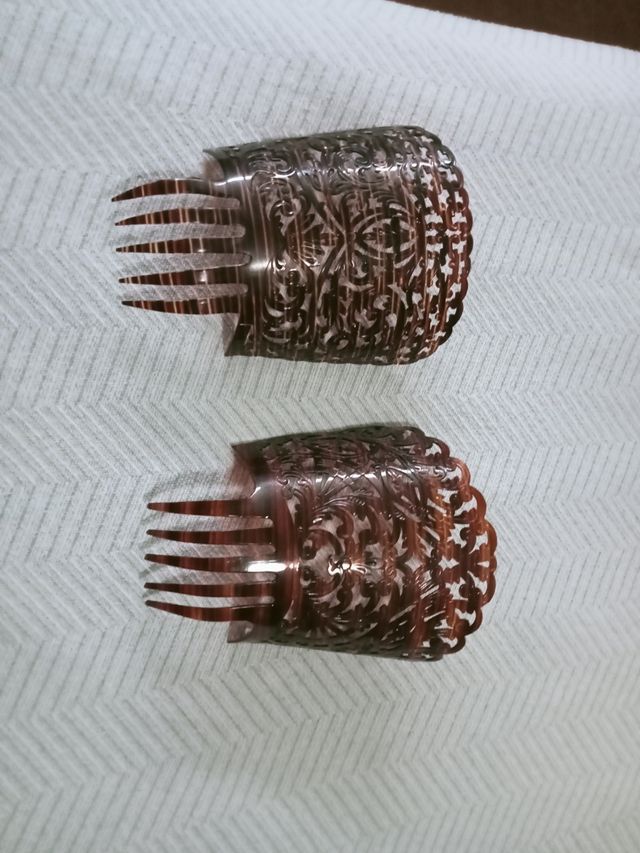 peineta artesanal carey. El precio es por unidad