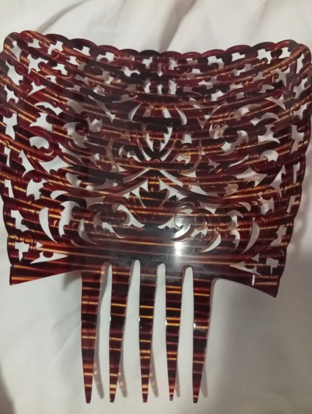 peineta artesanal carey. El precio es por unidad