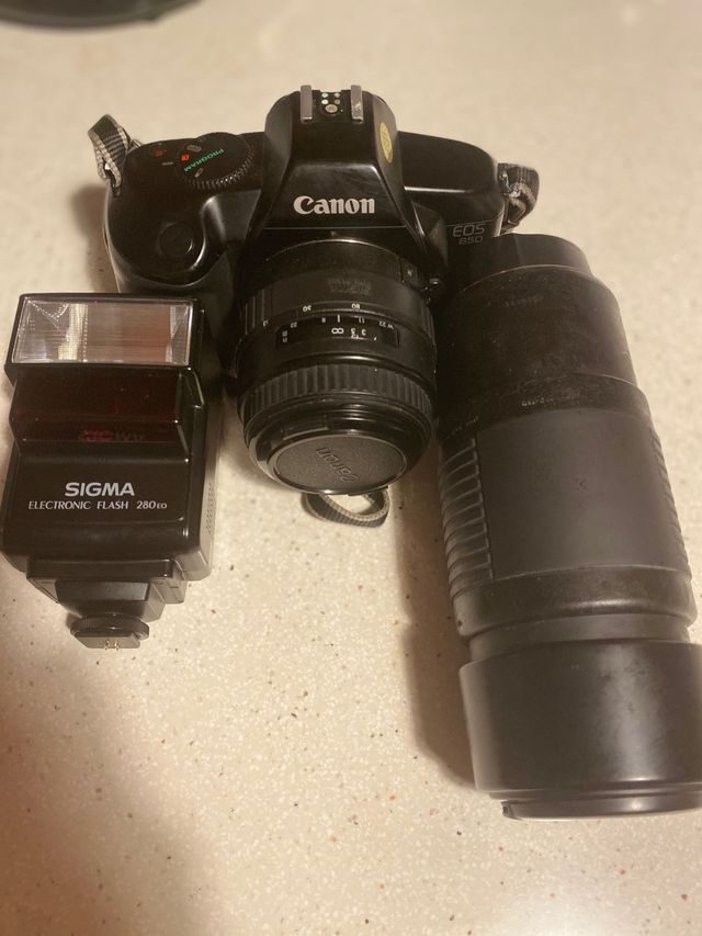 Camera Canon EOS 850