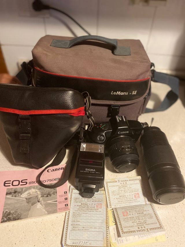 Camera Canon EOS 850