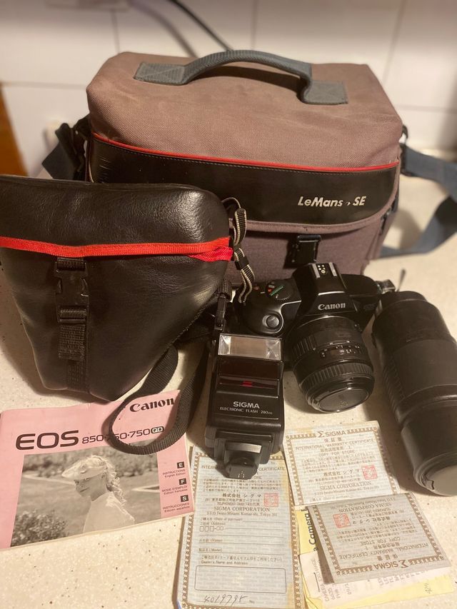 Camera Canon EOS 850