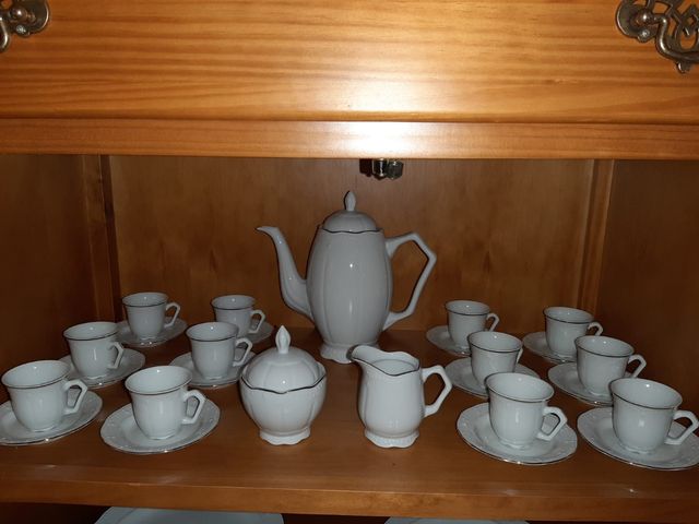 3 JUEGOS DE CAFÉ SIN USAR