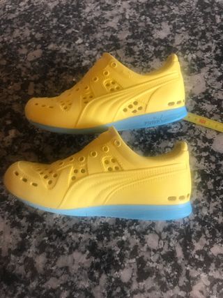 Zapatillas para agua de goma puma de segunda mano por 7 EUR en León en  WALLAPOP