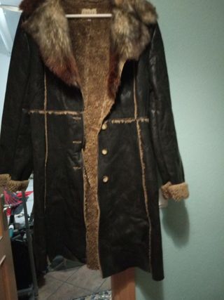 Abrigo forrado de borrego de segunda mano por 10 EUR en Zaragoza en WALLAPOP