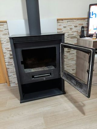 Chimenea de leña de segunda mano en WALLAPOP