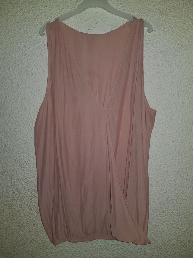 Camiseta sin estrenar Stradivarius