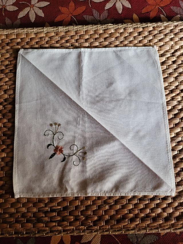 Servilletas de tela bordados. 