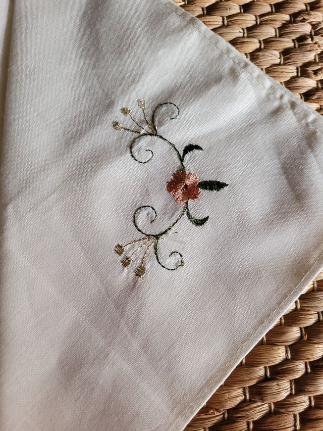 Servilletas de tela bordados. 