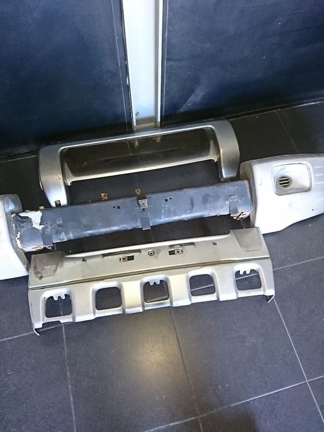 CENTRO DEFENSA MITSUBISHI MONTERO ANCHO MR313080