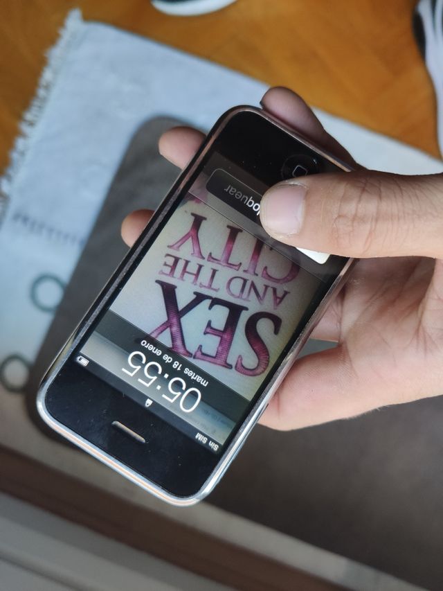 iPhone 2G  iPhone 1  A1203  8gb