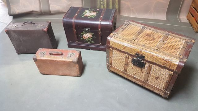 Conjunto de Baúles y maletas