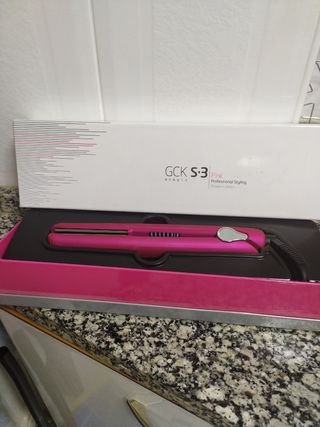 Plancha para el pelo GCK S3 Pink de segunda mano por 65 EUR en León en  WALLAPOP