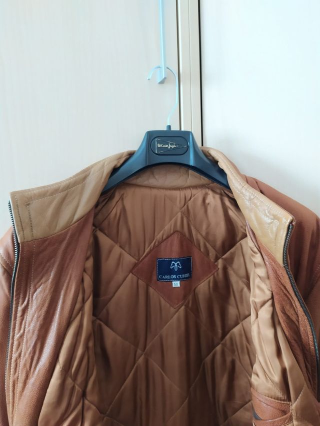 Cazadora cuero hombre Carlos Curiel.