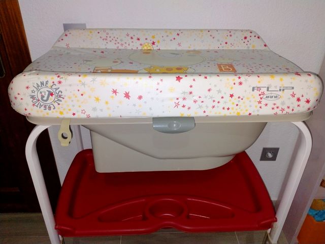Bañera cambiador plegable FLIP de JANÉ