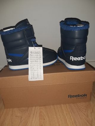 Botas Reebok Cl Snow Jogger Número 24,5 de segunda mano por 20 EUR en  Vitoria-Gasteiz en WALLAPOP