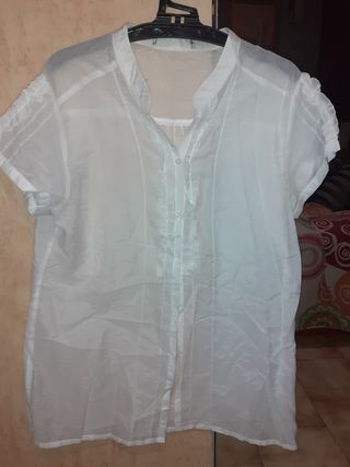 Blusa Zara blanca de segunda mano en Alcalá de Henares en Blusa de encaje blanca de segunda mano en Alcalá de Henares
