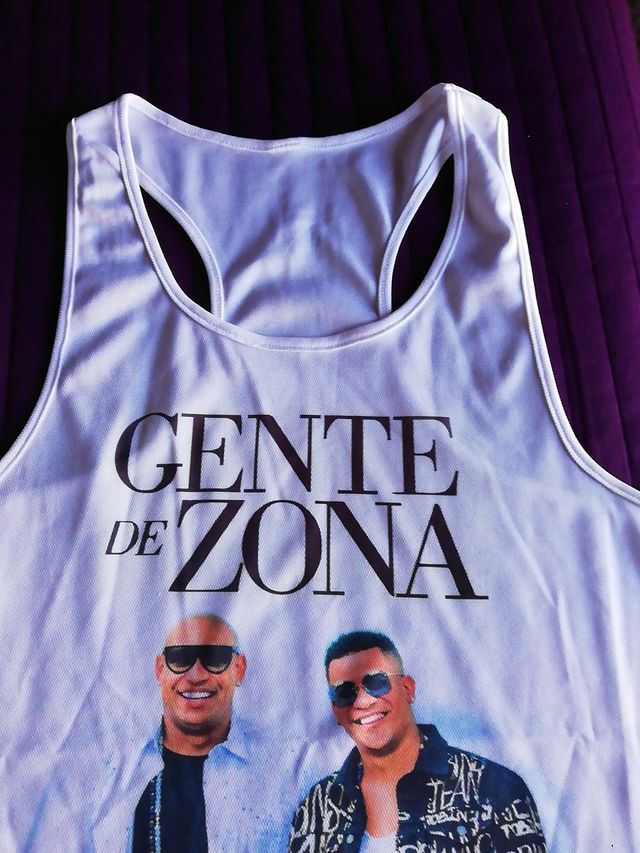 camiseta nadadora gente de zona