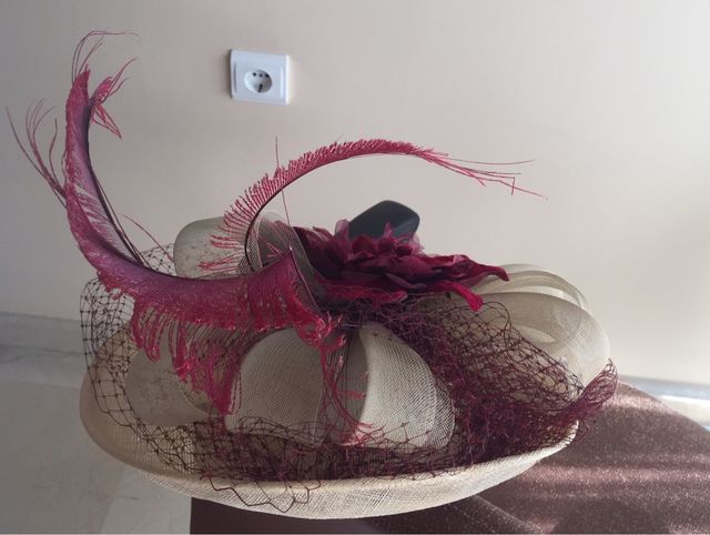 Tocado de M. R. Vivancos