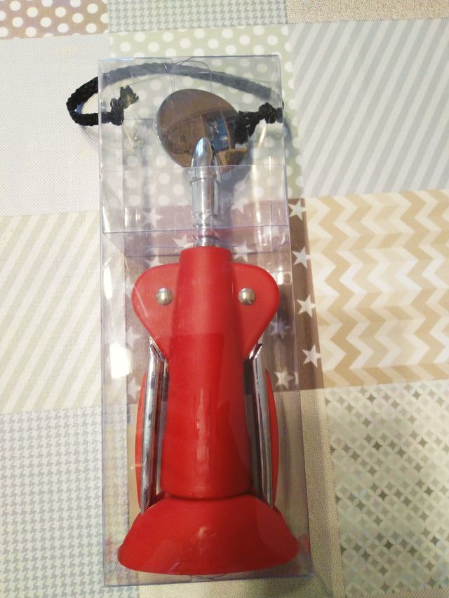 Sacarcorchos color rojo.