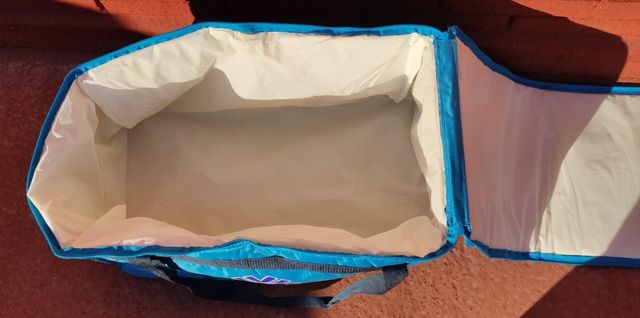 Nevera arcón portátil, tipo maleta.