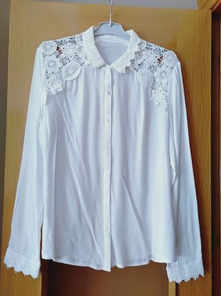 Blusa de encaje blanca de segunda mano en Alcalá de Henares Blusa de encaje blanca de segunda mano en Alcalá de Henares