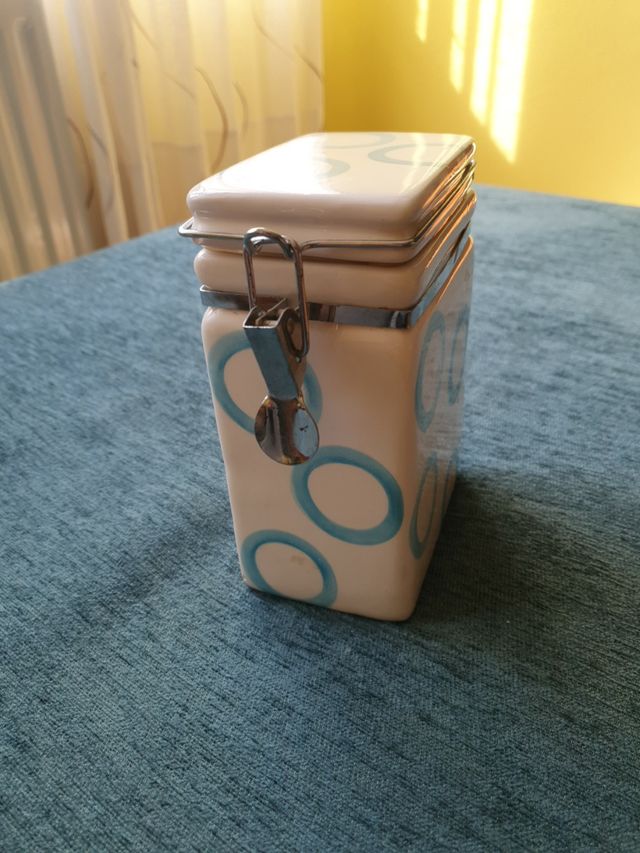 TARRO CON CIERRE HERMÉTICO DE CERÁMICA!!