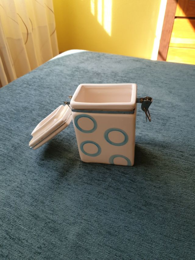 TARRO CON CIERRE HERMÉTICO DE CERÁMICA!!