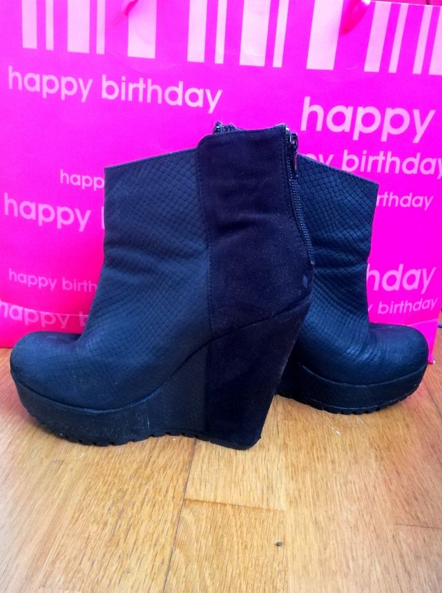 Botines negros de cuña y plataforma 15 cm talla 40