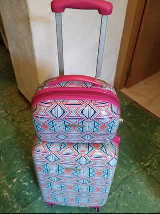 Juego Maleta de cabina neceser a juego de segunda mano por 39,99 EUR en  Málaga en WALLAPOP