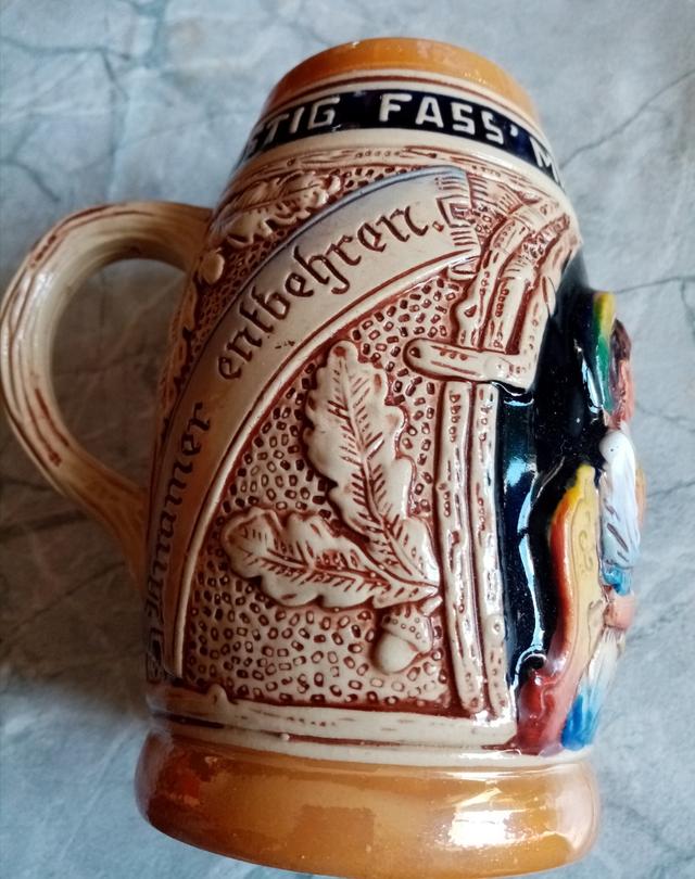4 Jarras De Cerveza Grabadas En Relieve.