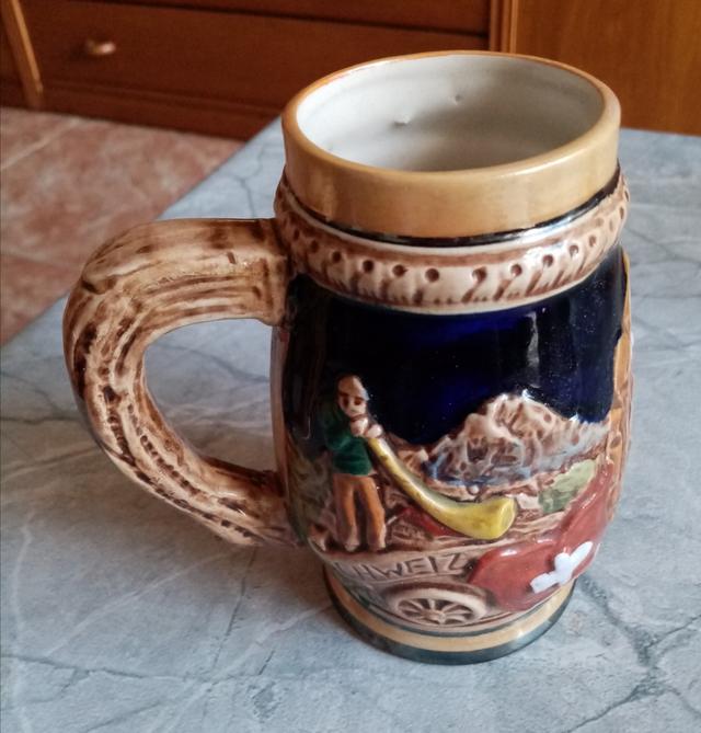 4 Jarras De Cerveza Grabadas En Relieve.