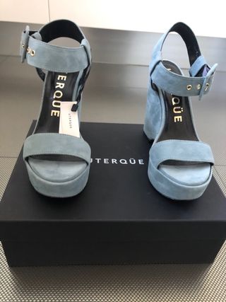 Sandalias piel ante azul cielo Uterque. T. 37 de segunda mano por 40 EUR en  Majadahonda en WALLAPOP