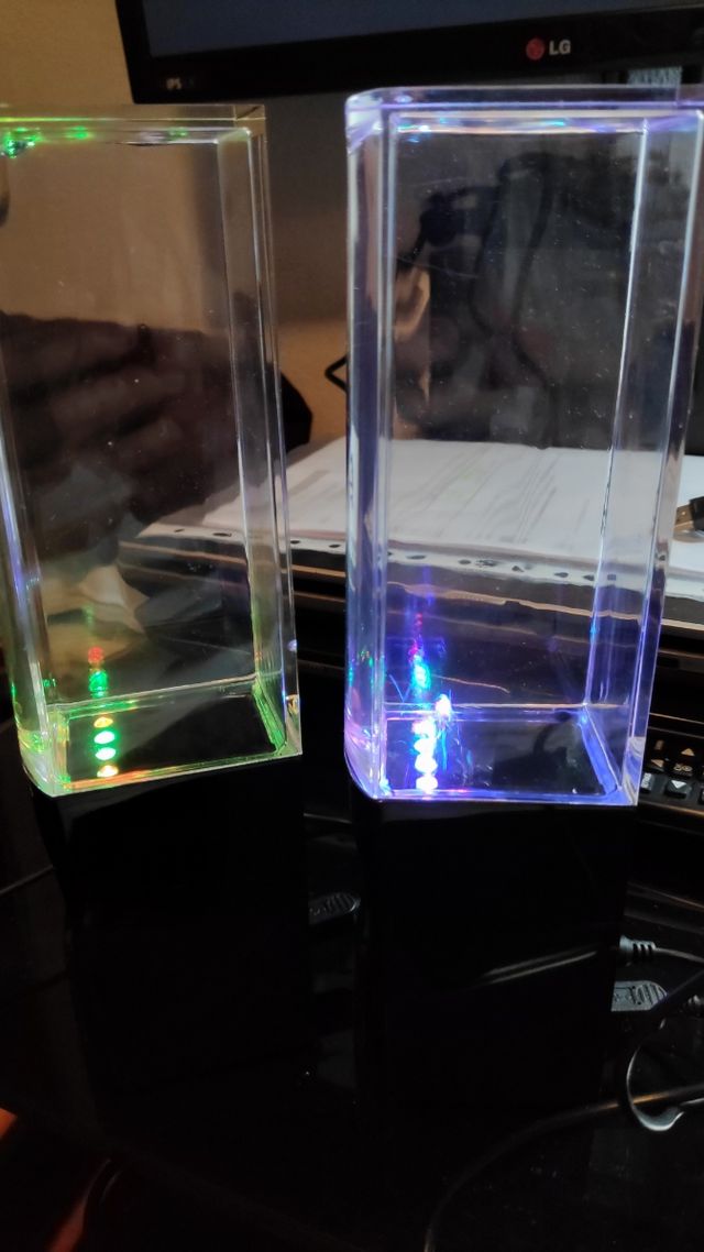 2 Altavoces led con agua