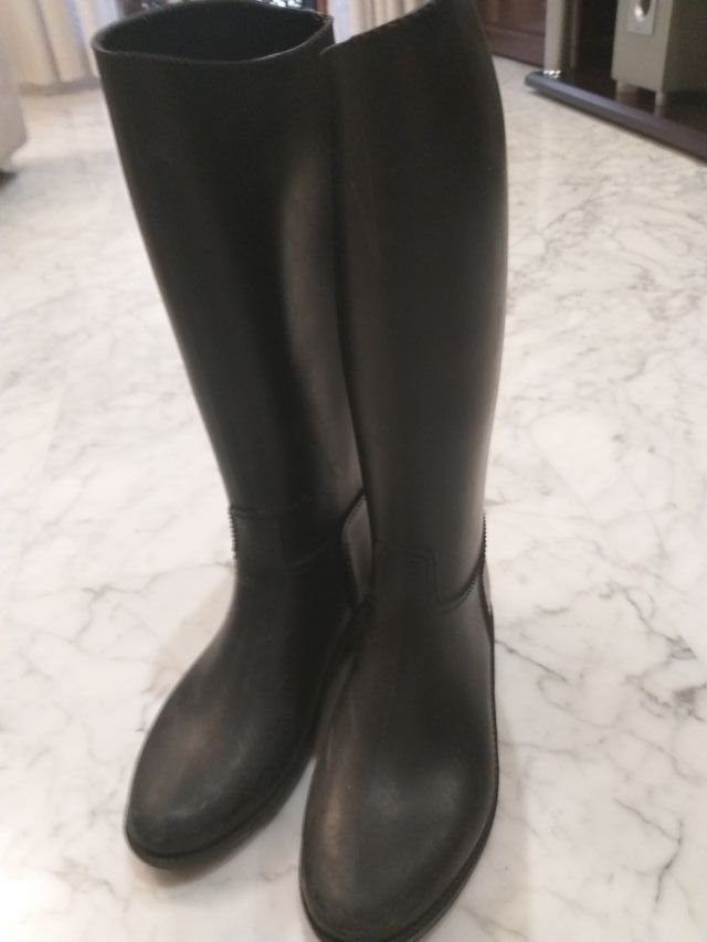 Botas montar. Botas agua