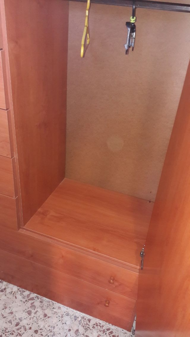 Mueble armario,con cajones de segunda mano por 45 € en Cádiz en WALLAPOP