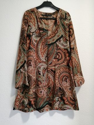 Blusa larga fluida. ZARA. T. S de segunda mano por 6 EUR en Utebo en  WALLAPOP