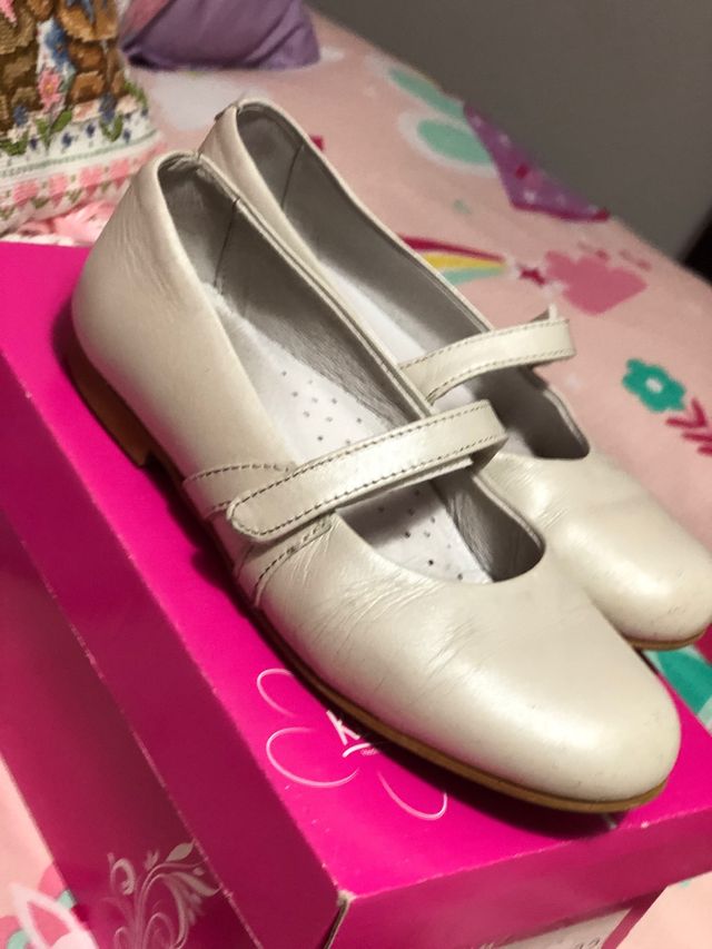 Zapato  nácar/ blanco roto T. 32 de piel