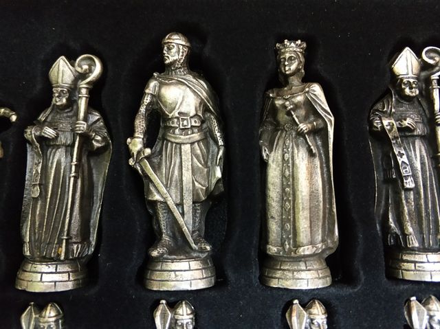 AJEDREZ FIGURAS DE METAL