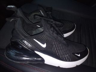 Nike Air 70 niño de segunda mano por 45 EUR en Vigo en WALLAPOP