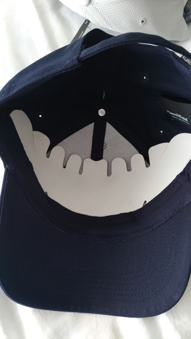 Gorra azul contorno de 61 cm.