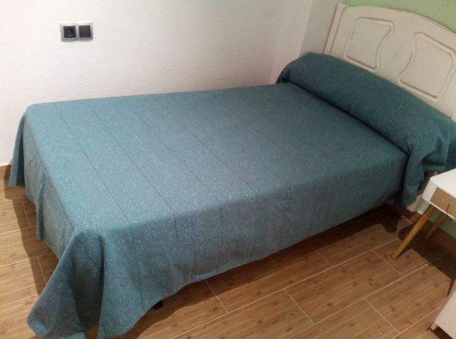 Colcha para cama de 90 .