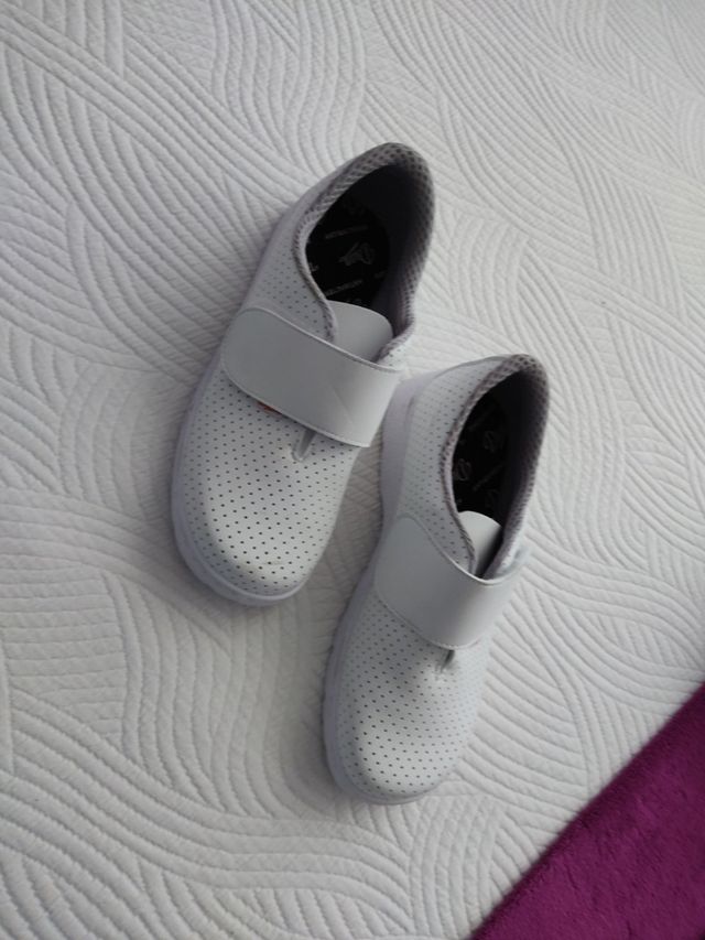 zapatos sanitarios,DIAN,38