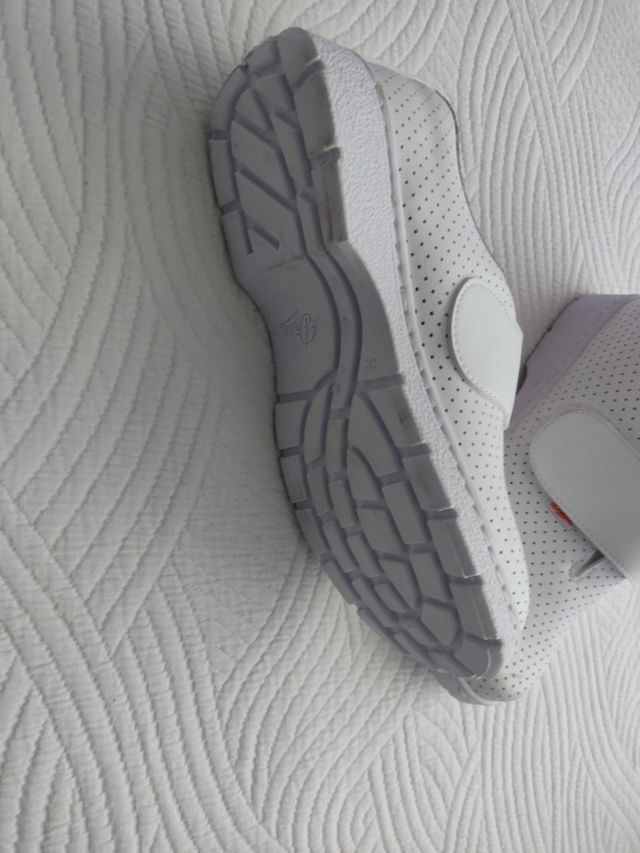 zapatos sanitarios,DIAN,38