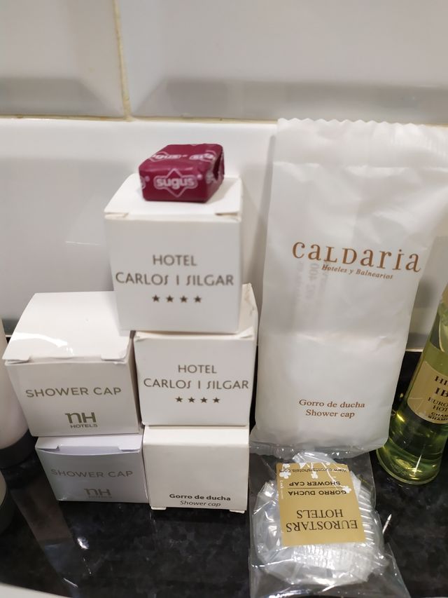 Lote de 35 "hotel"+Cesto