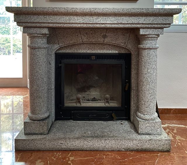 Chimenea de segunda mano por 500 € en Club Encinas en WALLAPOP