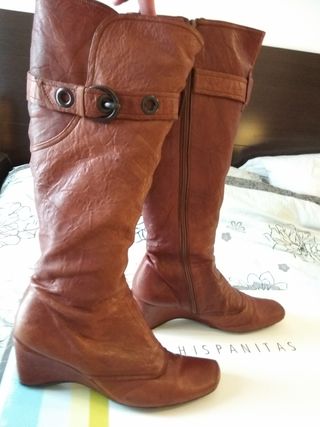HISPANITAS Botas de cuero con tacón t 41 de segunda mano por 90 EUR en  Alcobendas en WALLAPOP