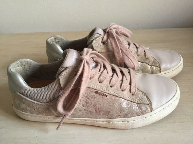 Zapatillas niña Geox.
