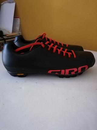 Zapatillas Mtb. de segunda mano por 145 EUR en Córdoba en WALLAPOP