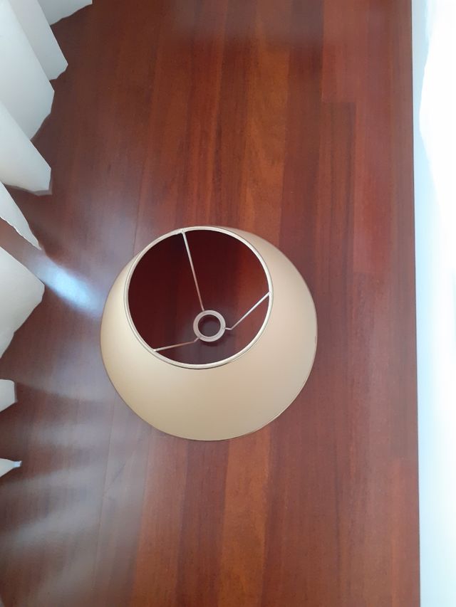 Pantalla vintage de pie para salon